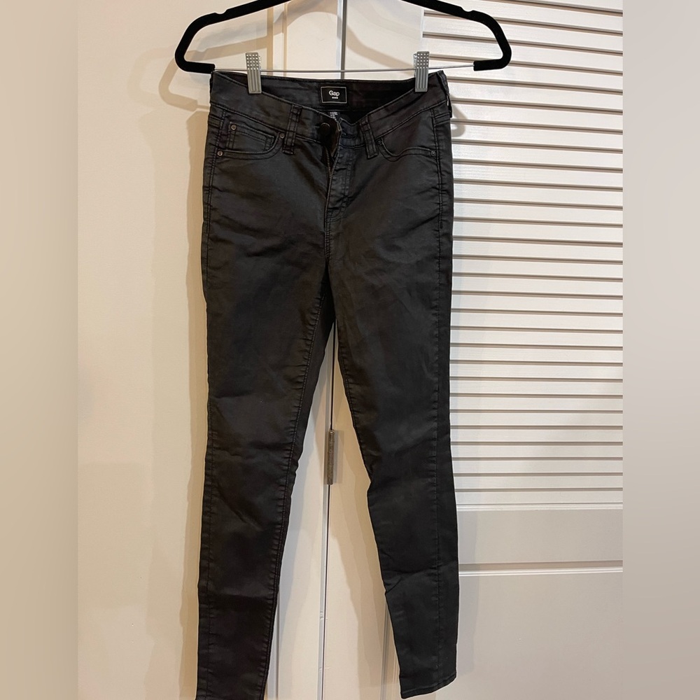 Women’s GAP shiny pants